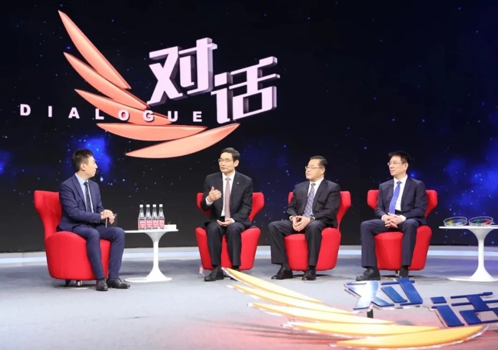 周育先受邀加入央视对话节目，，谈企业家精神，，讲8040WWW威尼斯故事